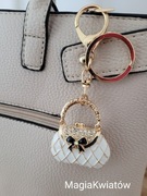 Brelok cudna torebka biała z czernią