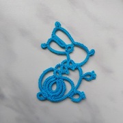 Zawieszka frywolitka Królik niebieski