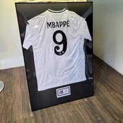 Mbappe koszulka z podpisem, autograf, rama. Na prezent