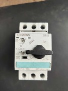 Wyłącznik silnikowy SIEMENS 3RV1021-1EA10 7-10A 