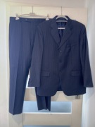 Garnitur męski Yves Saint Laurent granatowy