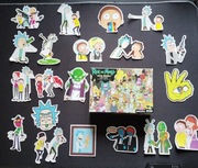 Total Rickall: Rick & Morty – Gra Karciana z Chaosem Pasożytów! Raz Zagrana