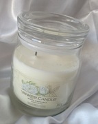 Yankee Candle White Gardenia średnia świeca zapachowa