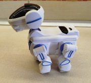 Interaktywny piesek robot