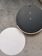 Lampa sufitowa z drewnianą ramą