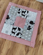 Mata kontrastowa edukacyjna aktywizująca dla niemowlaka 