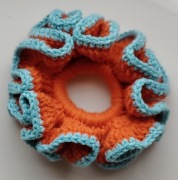 SCRUNCHIE ręcznie robiona na szydełku gumka do włosów 