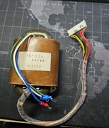 Solidny transformator sieciowy z japońskiej aparatury optycznej