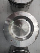 Tłoki John Deere 106 L