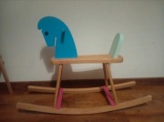 Drewniany konik na biegunach 