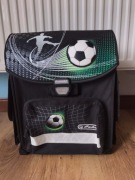 Tornister szkolny z motywem piłkarskim