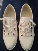 Półbuty beżowe wiązane. 39