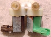 Elektrozawór podwojny, pralka Electrolux EWT 90120W.