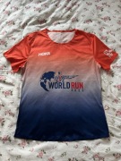 Damska koszulka sportowa techniczna do biegania Hoka Wings for life 2023