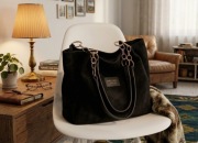 Czarna torebka  damska na ramię. 