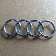 4H0853605C Audi Emblemat w grill A6 C7 oryginał 