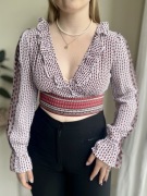 Wiskozową bluzka w kwiatki boho folk z głębokim dekoltem v falbankami xs