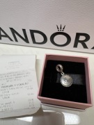 Pandora charms zawieszka 791169 Logo Pandora
