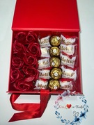 Boks komplement, ze słodyczami i różami mydlanymi