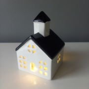 DOMEK ŚWIECZNIK LAMPION BIAŁO CZARNY CERAMICZNY NA TEALIGHT OZDOBA