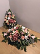 Stroik na grób, kompozycja na cmentarz, wiązanka z wazonem , zestaw.M32k