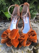 Custommade Marita Velvet Brązowe Aksamitne Damskie Szpilki z Kokardą 38