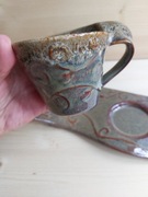 Filiżanka z podstawkiem, ceramika szkliwiona artystyczna