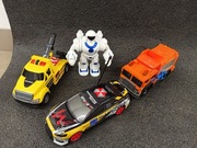 Zestaw zabawek robot samochody