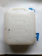 Zbiornik kanister pojemnik bańka na wodę z kranem 20L