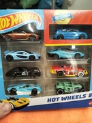 Hot wheels 8 pak resorki witają nowe 