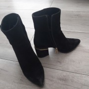 Śliczne botki carinii r.38 