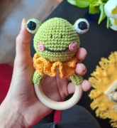 Szydełkowa grzechotka gryzak ŻABA różne kolory 