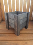 Donica drewniana 40x40x40 cm. Kolor Palisander 