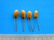 4szt. kondensatory tantalowe 226+16k