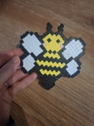 Duża słodka pszczółka z koralików Pyssla,brelok podstawka