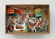 MINI BOX PREZENTOWY Z MOTYWEM W KOLORZE POMARAŃCZOWYM !!