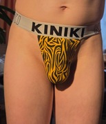 STRINGI męskie KINIKI - Rozmiar L - kolor jak na zdjęciu