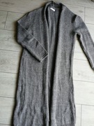 Długi szary swetr