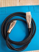  kabel HDMI o długości 1.7 metra.