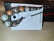 Duża broszka w kszałcie agrafki