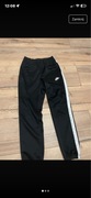Czarne dresy NIKE