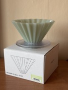 Estetyczny dripper do kawy origami air + podstawka