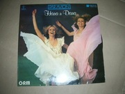 Hana & Dana-par avion.  EX