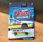 Hot Wheels - Volvo 850 Estate - 1/8 Neon Speeders Mix 1 - biały white