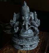 Vintage figurka Ganeśa – kamień naturalny (steatyt) – Indie lata 60.