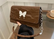 Modna torebka z motylem