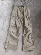 Nowe bojówki Sandro – khaki, rozmiar 40 (Relaxed Fit)