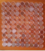 100 monet z różnych państw 