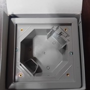 Puszka montażowa SIMON KGE170TF/23 do podłóg technicznych oraz drewnianych