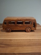 Autobus z drewna